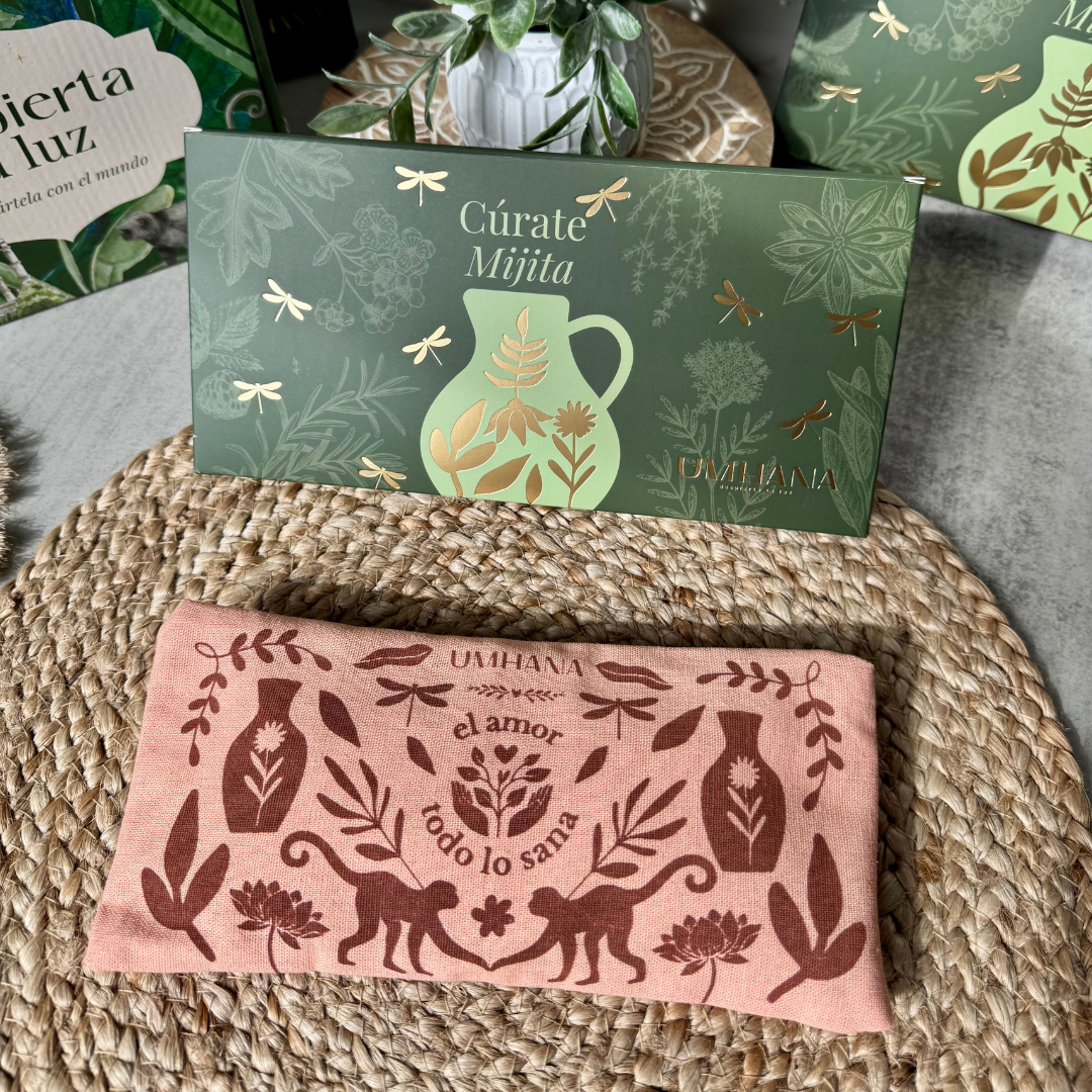 Cojín Herbal para relajar el cuerpo, la mente y darle amorcito al corazón UMHANA | Mezclas a base de Plantas & Adaptógenos