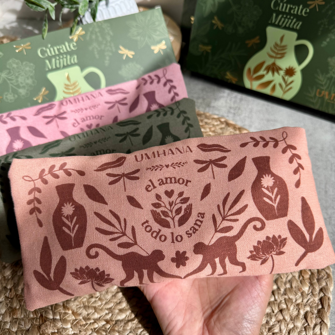 Cojín Herbal para relajar el cuerpo, la mente y darle amorcito al corazón UMHANA | Mezclas a base de Plantas & Adaptógenos
